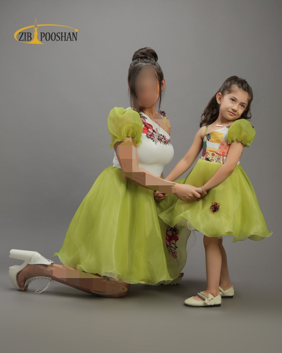 پیراهن عروسکی کوتاه ست مادر دختری مدل رومی مغزپسته ای